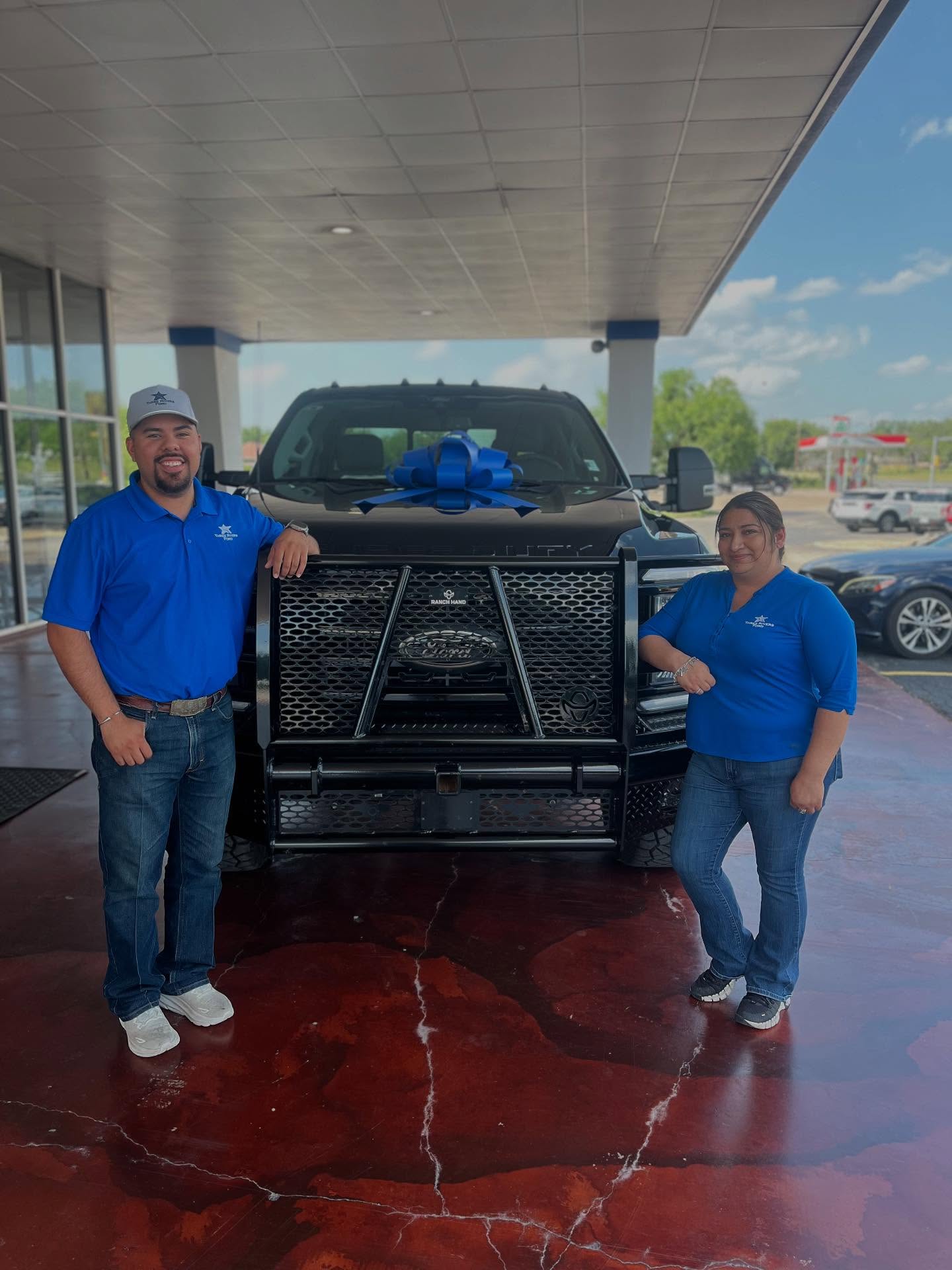 Thank you 3 Rivers Ford for supporting American made products!! Go see Albert Jimenez if you need a Ford in South Tx! They are ready to make a deal!🇺🇸